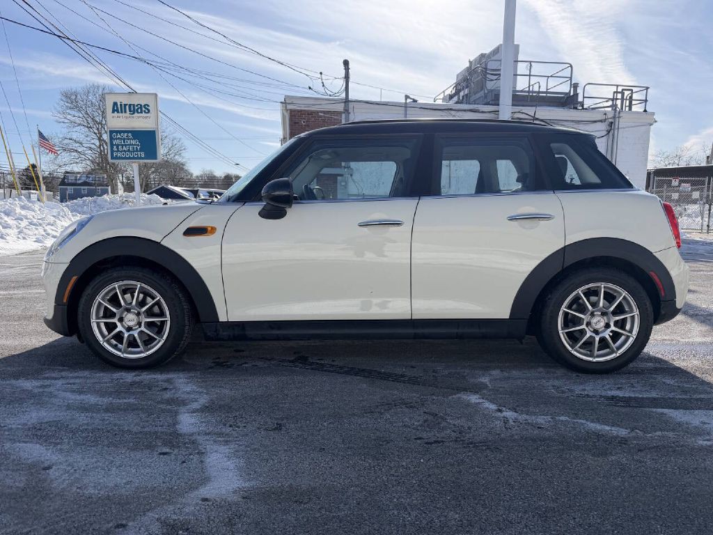 2017 MINI Cooper Image 9