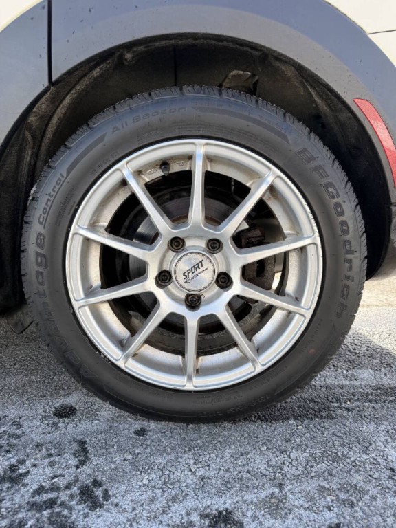 2017 MINI Cooper Image 15