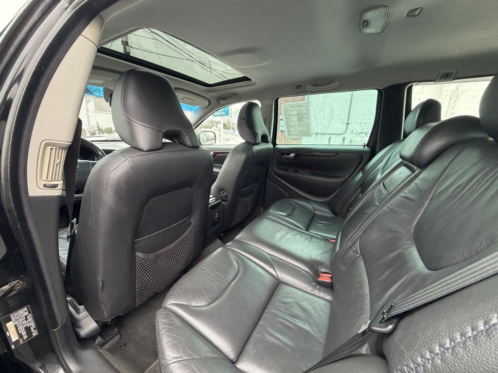 2007 Volvo XC70 Image 13