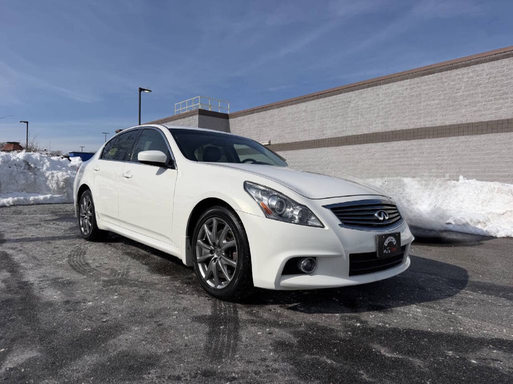 2013 INFINITI G37 Image 4