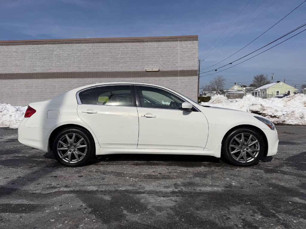 2013 INFINITI G37 Image 5