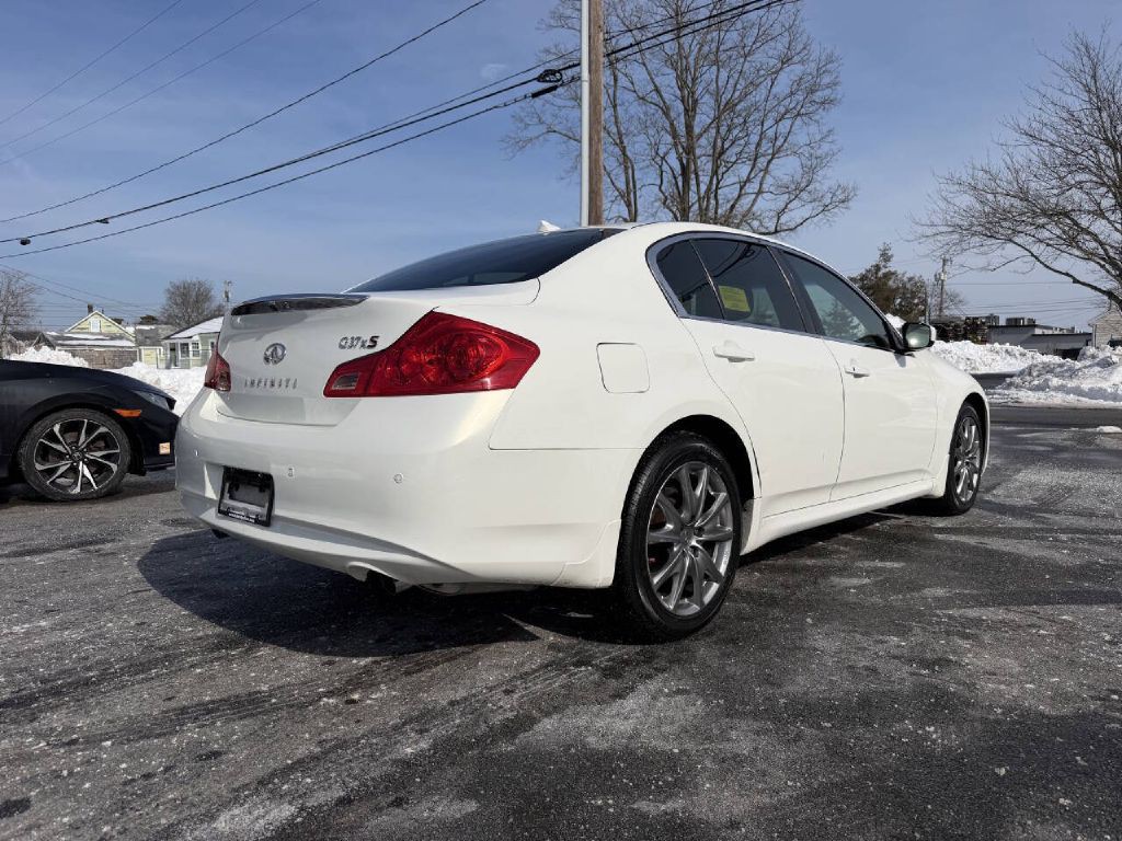 2013 INFINITI G37 Image 6