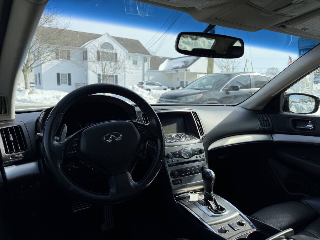 2013 INFINITI G37 Image 11