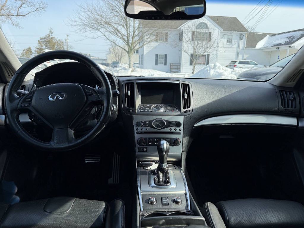 2013 INFINITI G37 Image 12