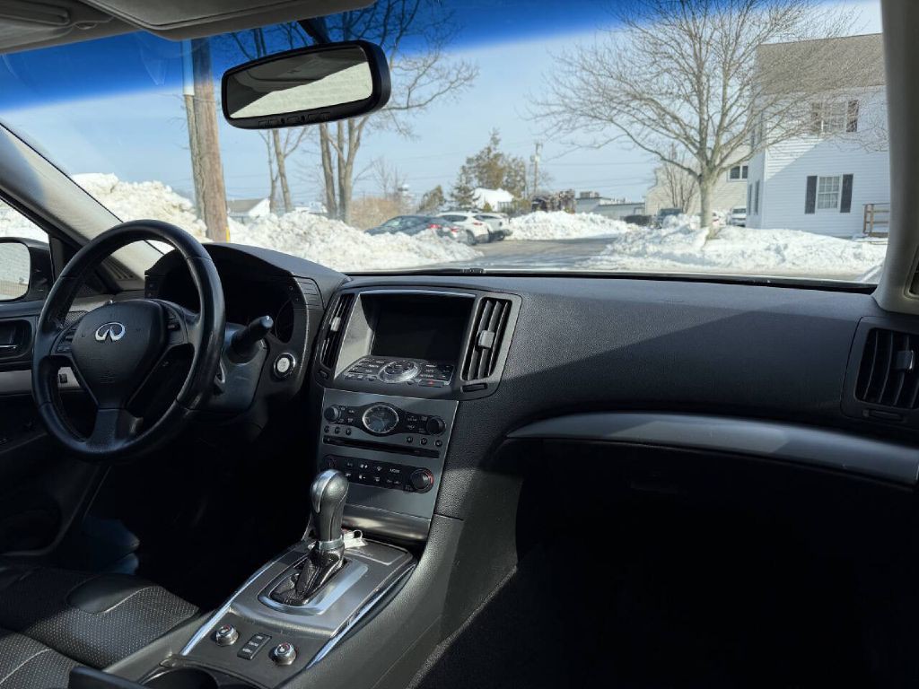2013 INFINITI G37 Image 13