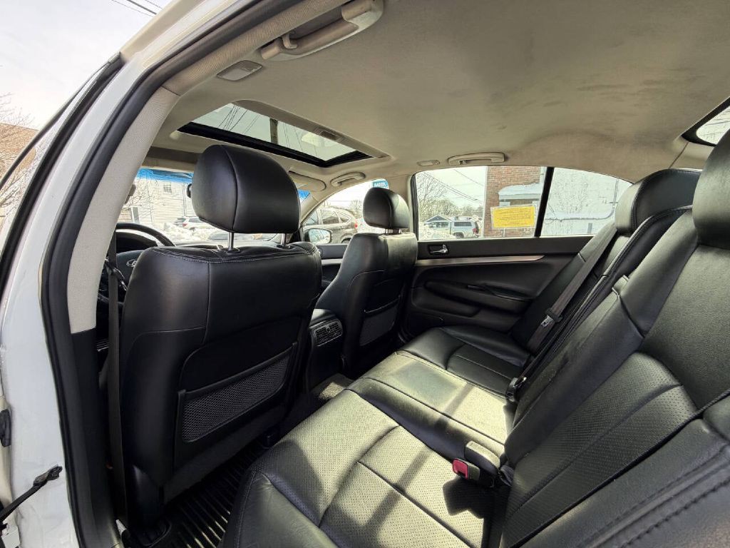 2013 INFINITI G37 Image 14