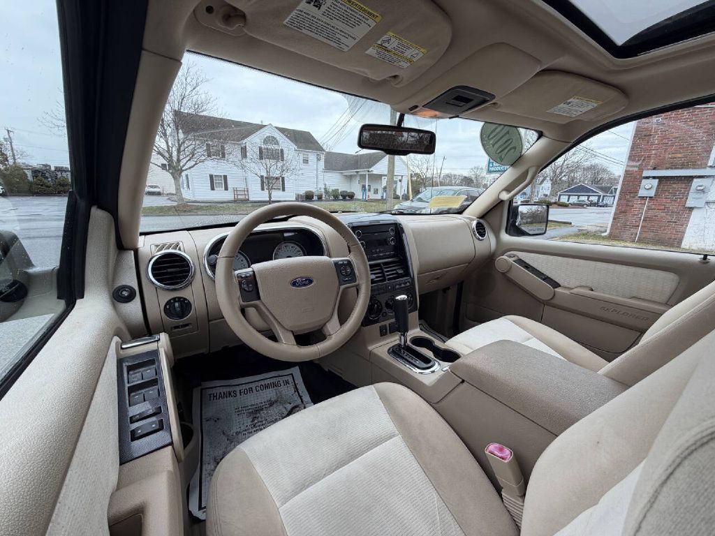 2010 Ford Explorer Image 9