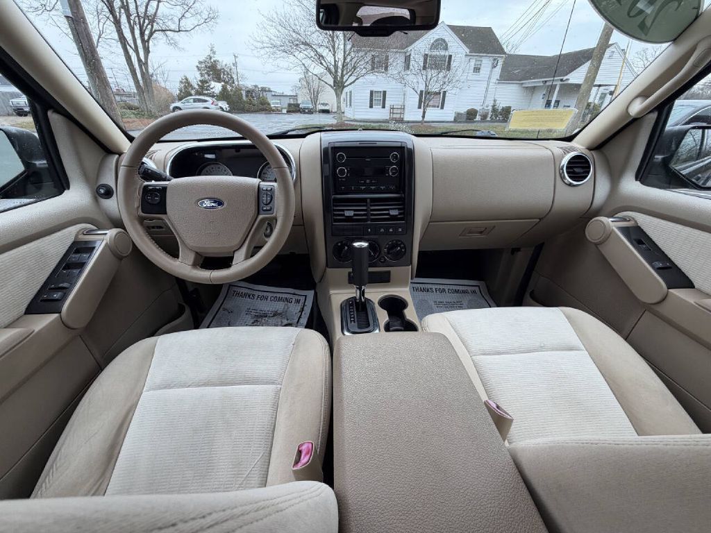 2010 Ford Explorer Image 10