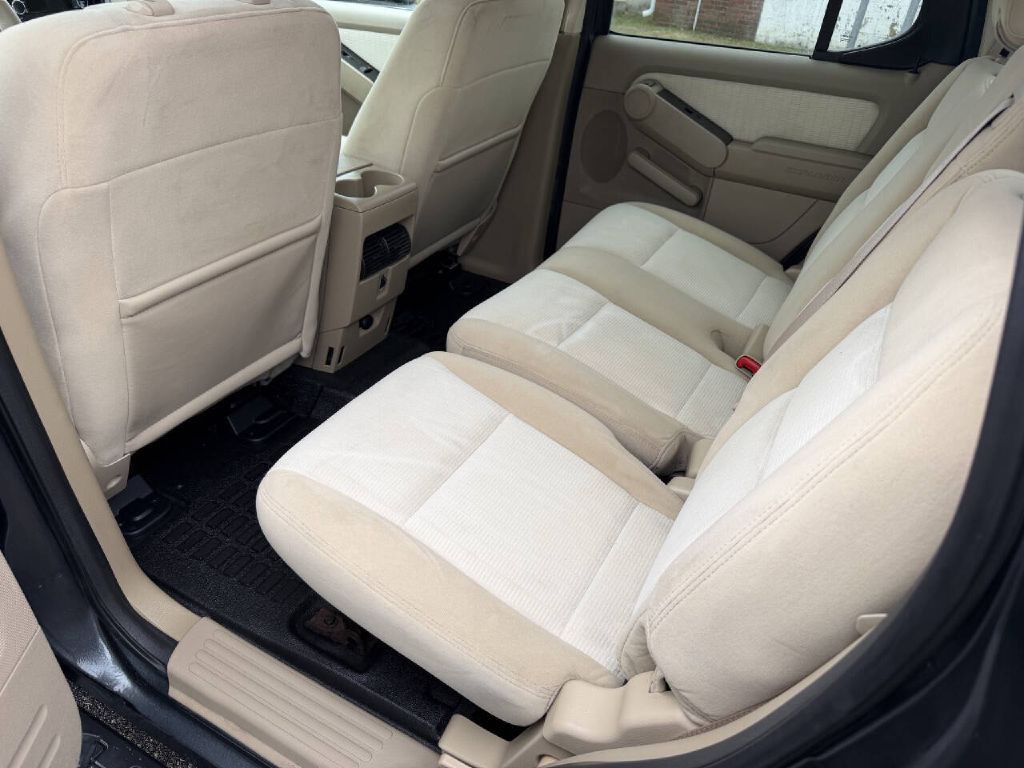 2010 Ford Explorer Image 13
