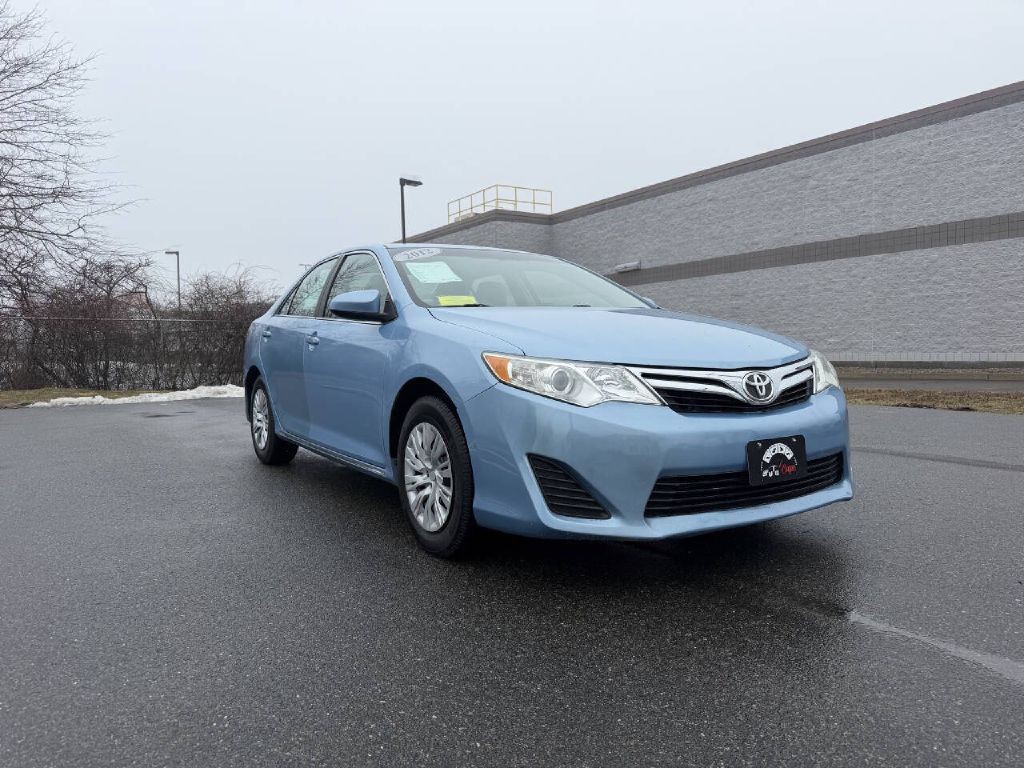 2012 Toyota Camry Image 4