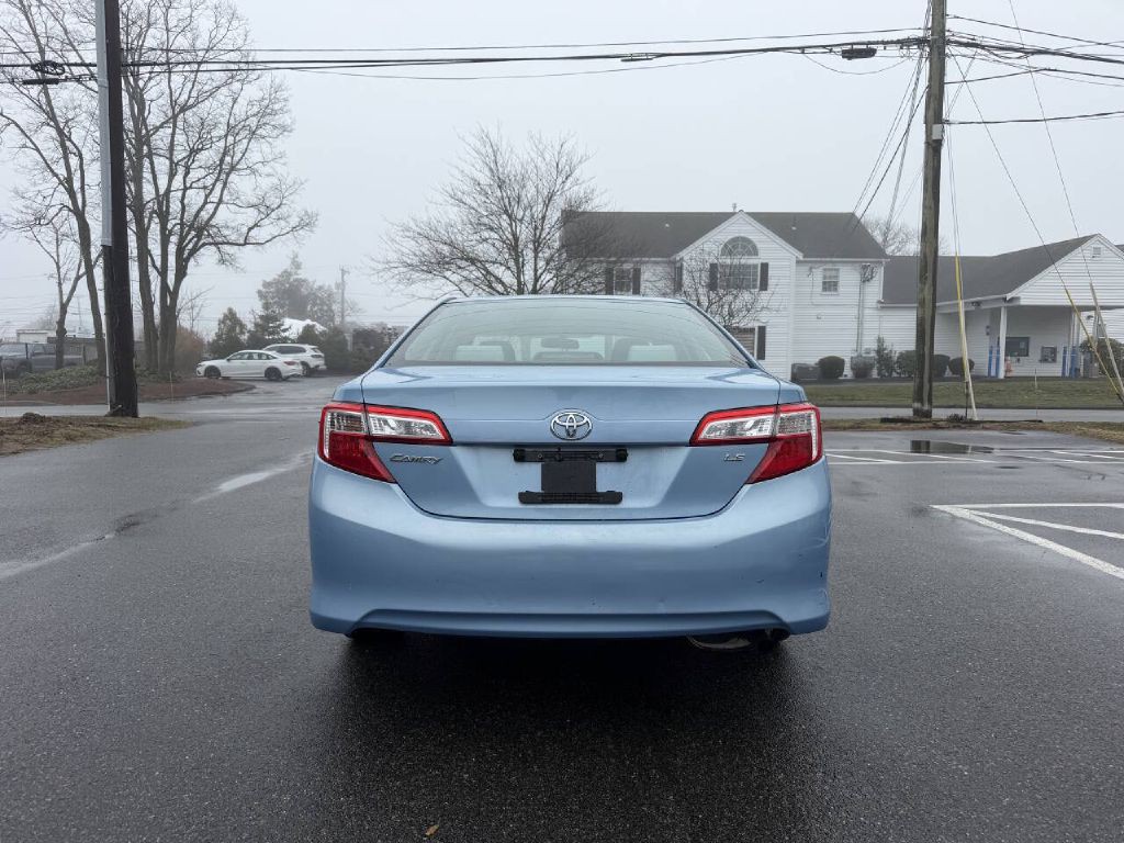 2012 Toyota Camry Image 6