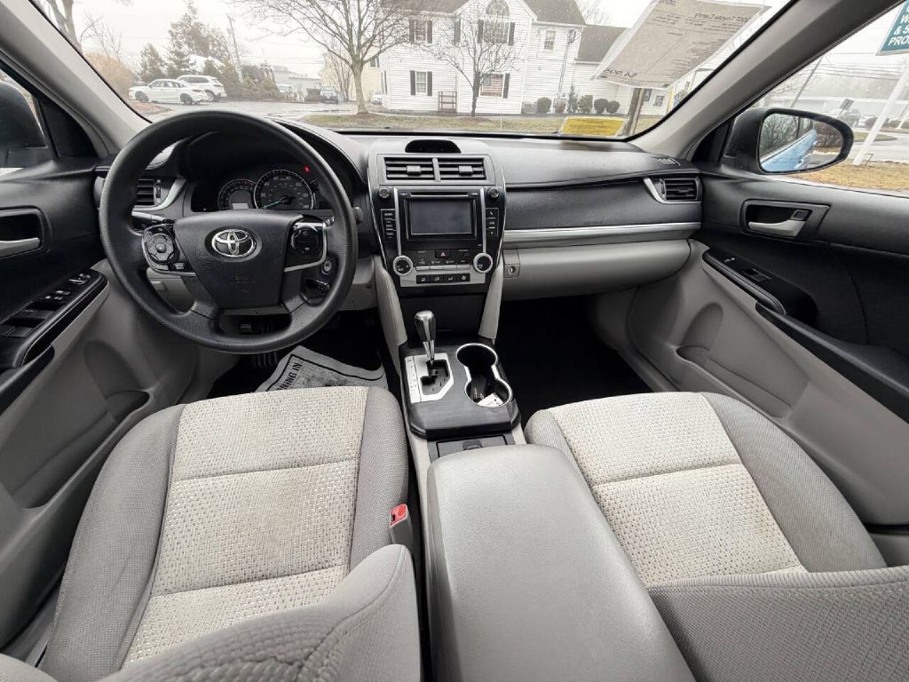 2012 Toyota Camry Image 10
