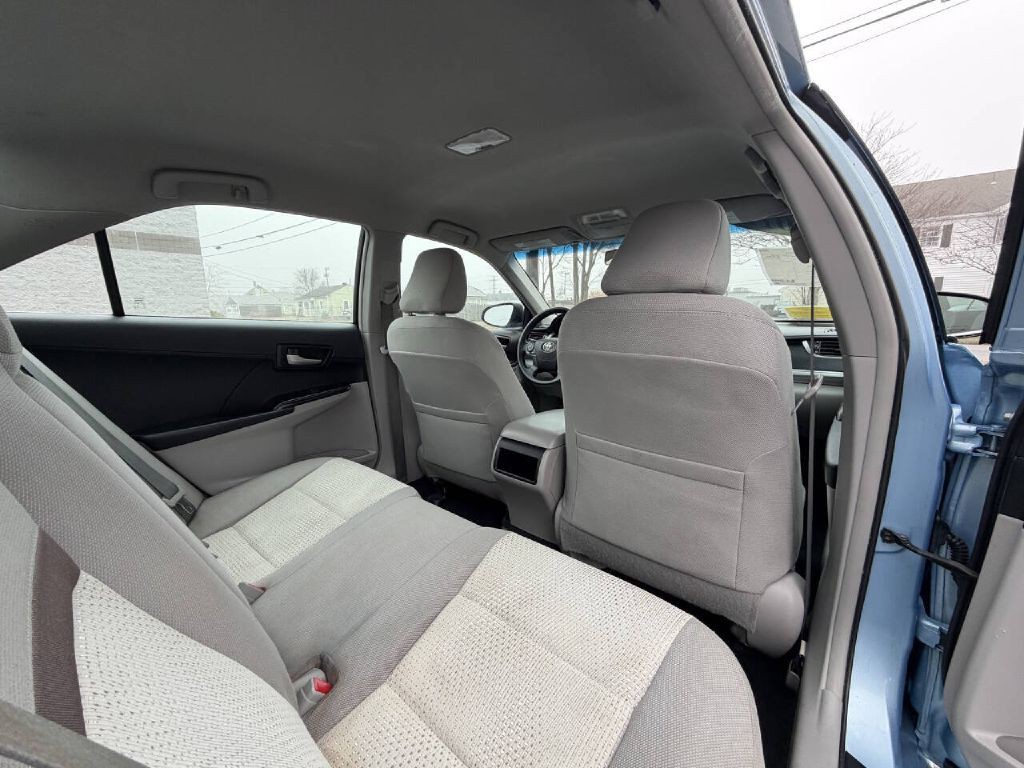 2012 Toyota Camry Image 13