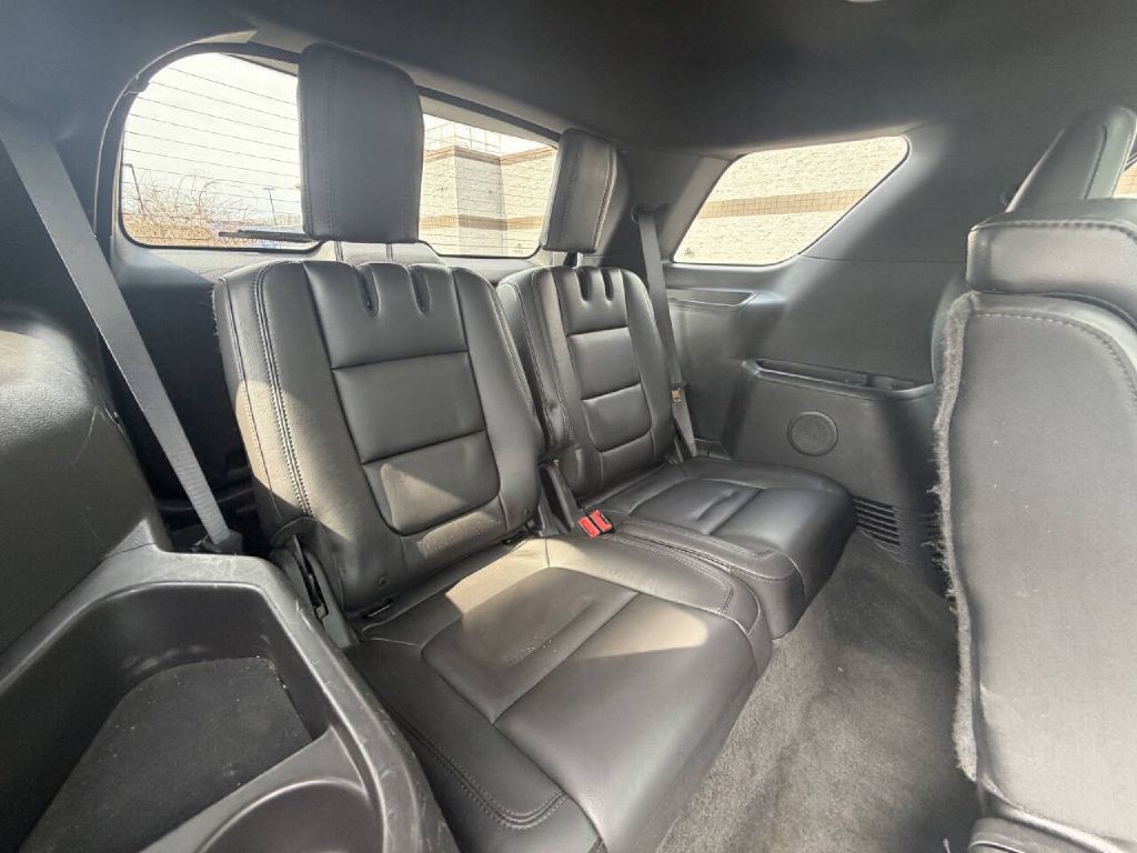 2015 Ford Explorer Image 16