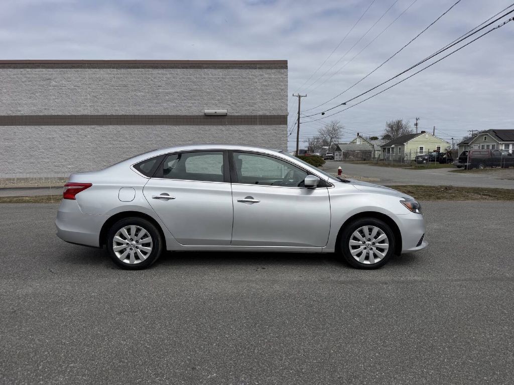 2017 Nissan Sentra Image 5
