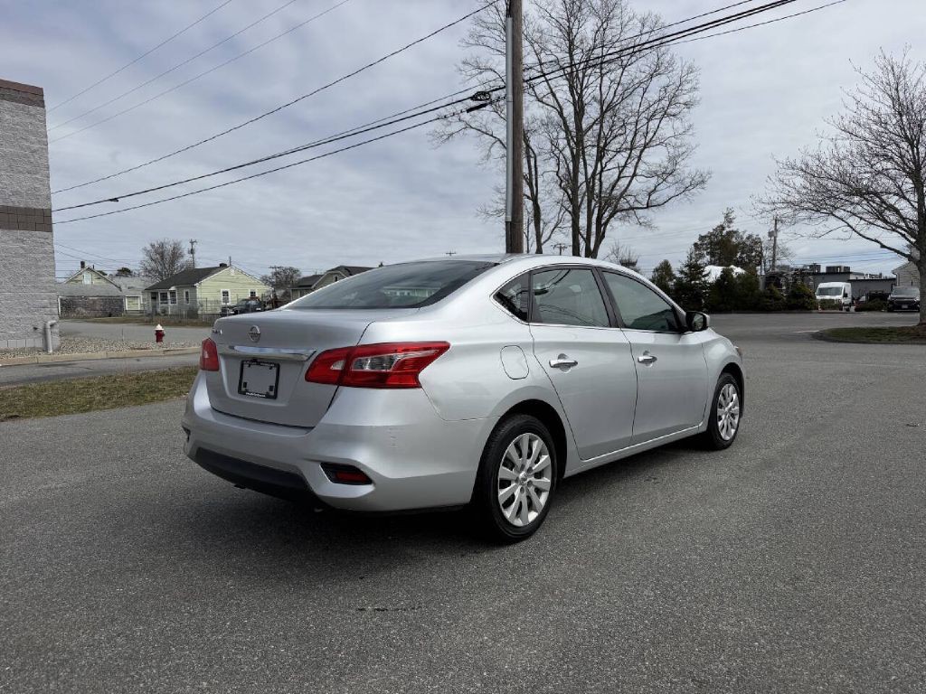 2017 Nissan Sentra Image 6