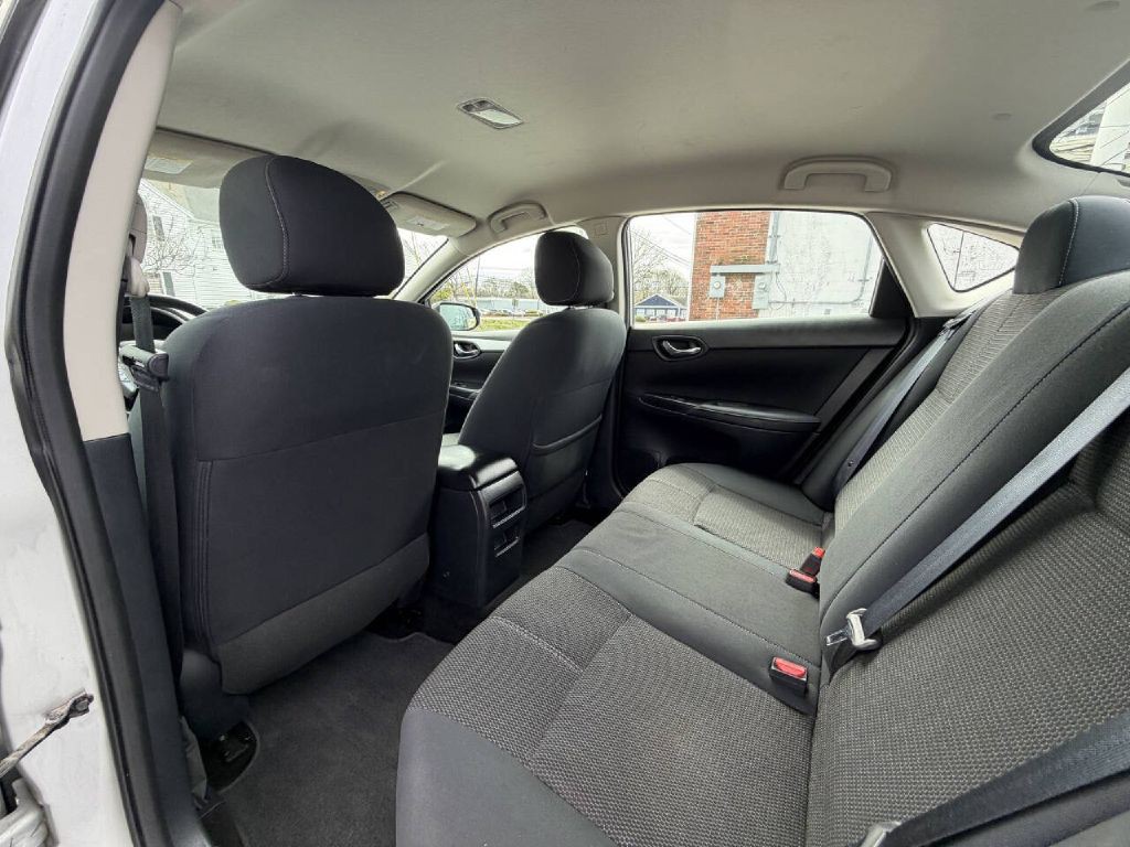 2017 Nissan Sentra Image 13