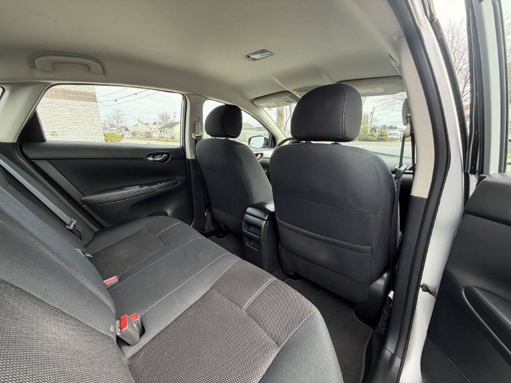 2017 Nissan Sentra Image 14