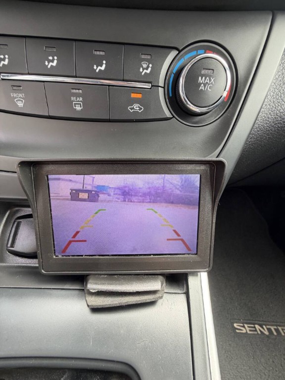 2017 Nissan Sentra Image 16