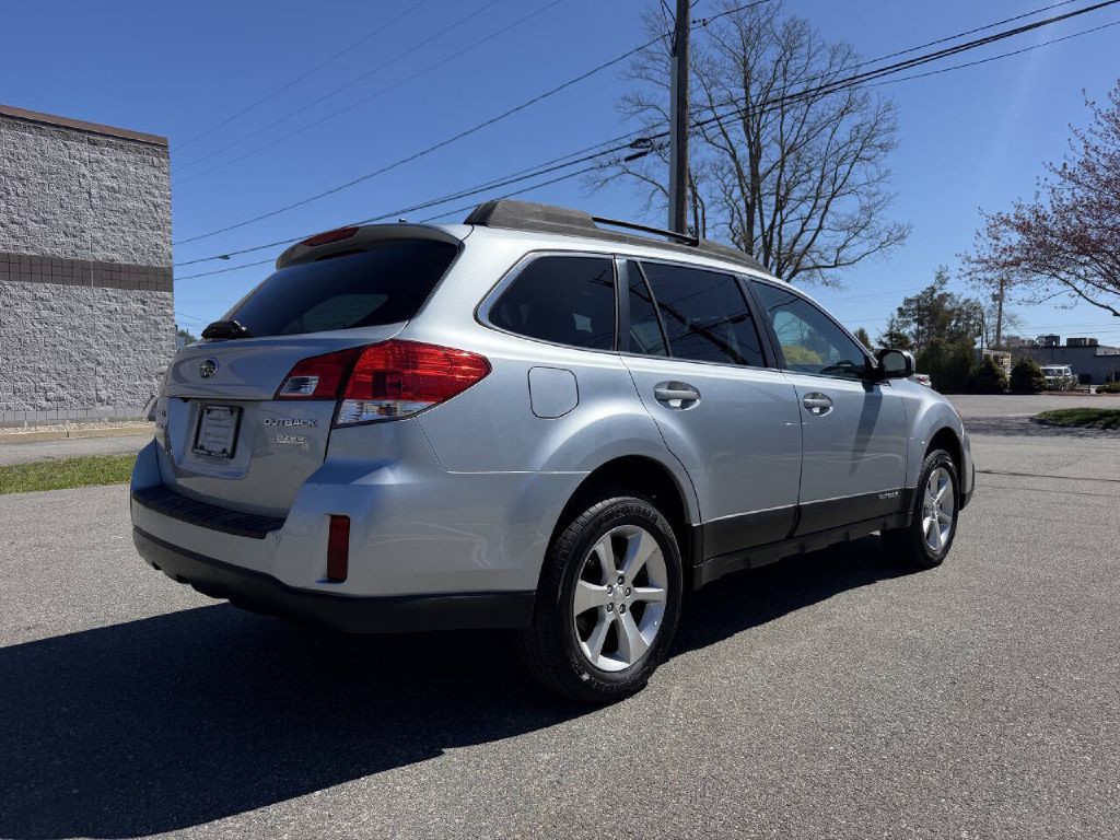 2013 Subaru Outback Image 6