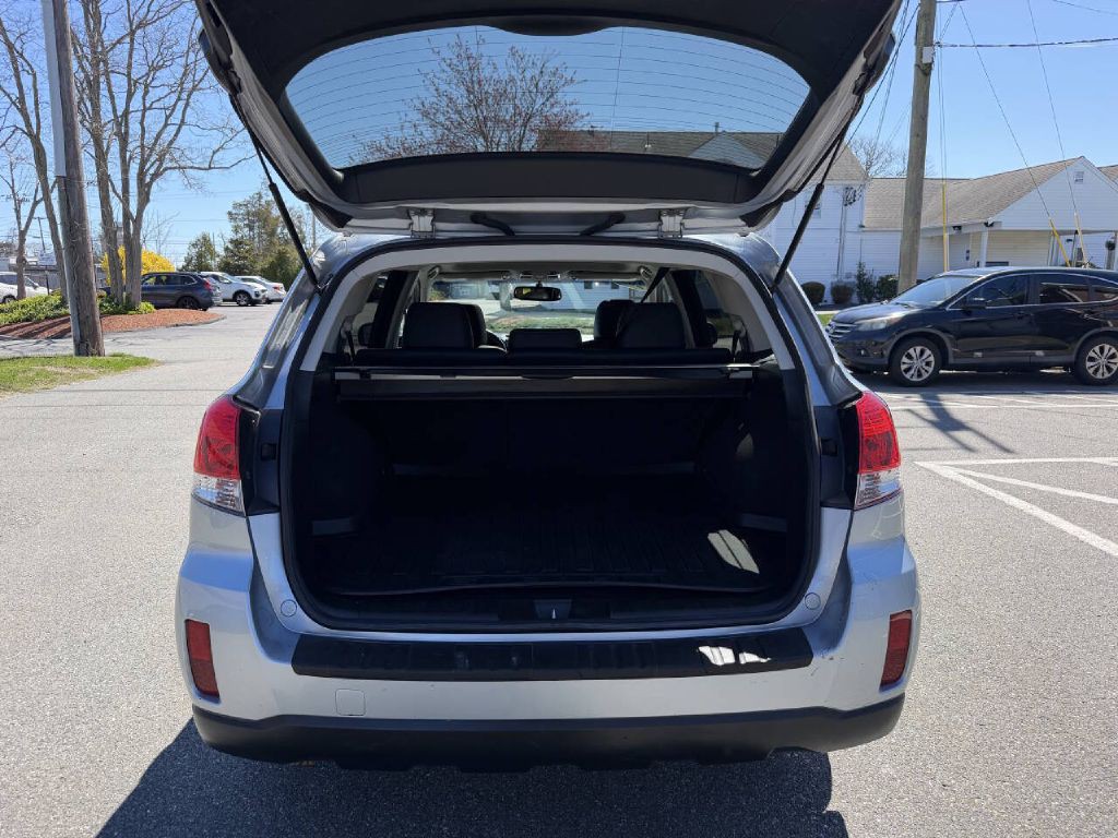 2013 Subaru Outback Image 8
