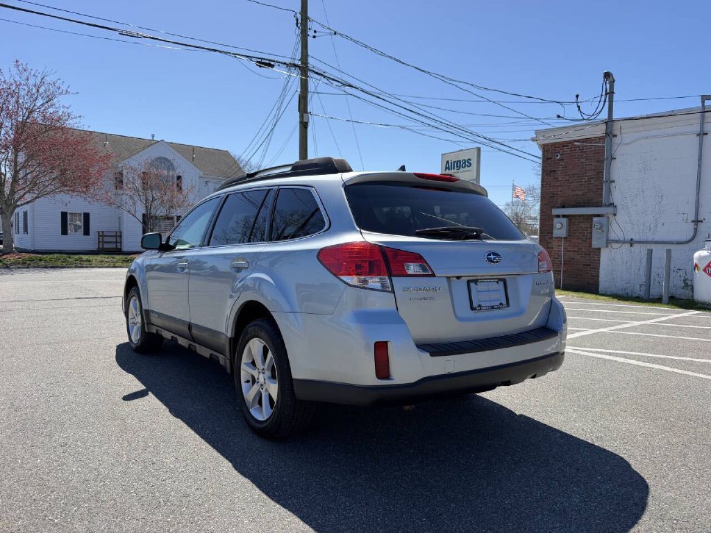 2013 Subaru Outback Image 9