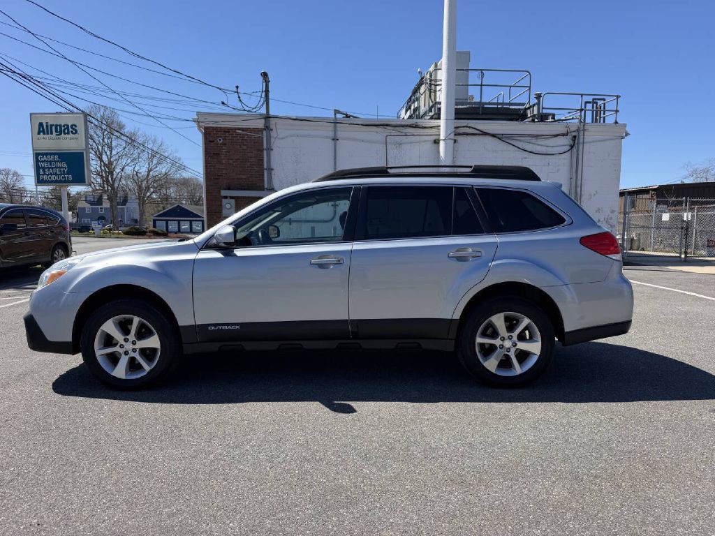 2013 Subaru Outback Image 10
