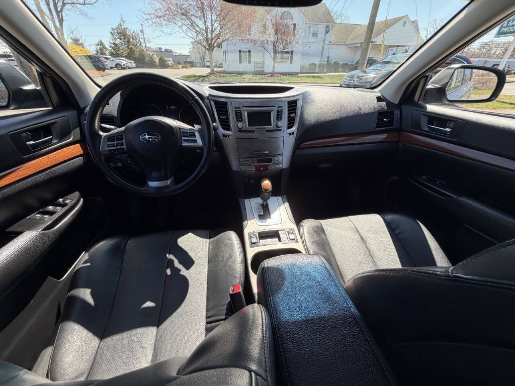 2013 Subaru Outback Image 12