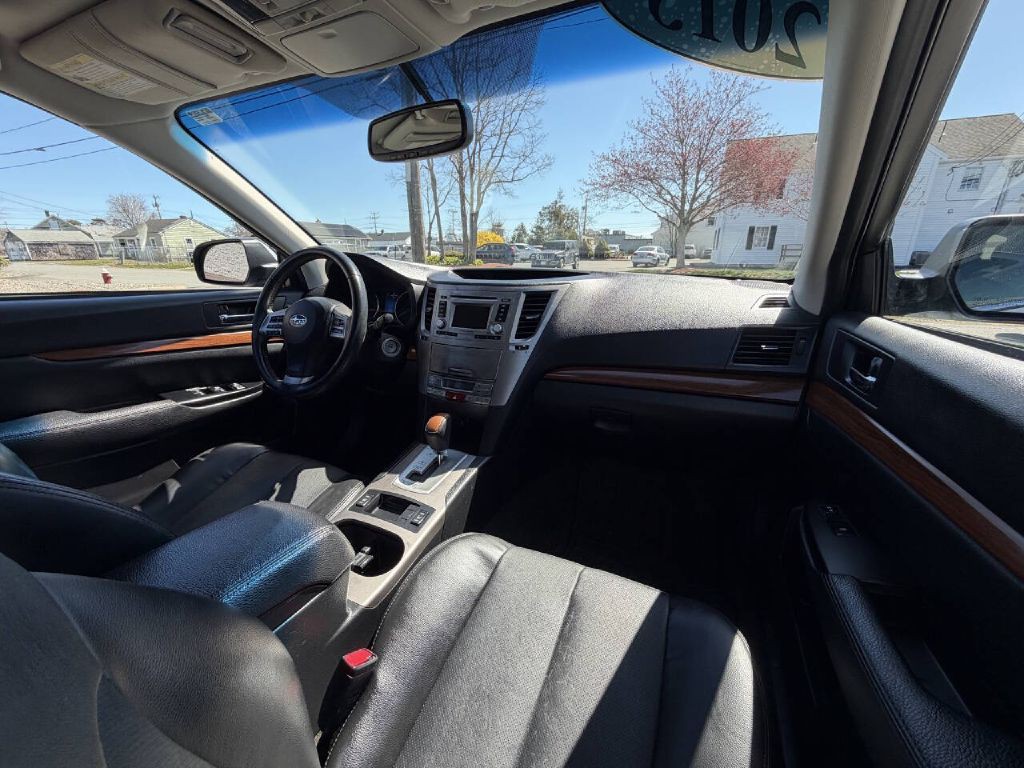 2013 Subaru Outback Image 13