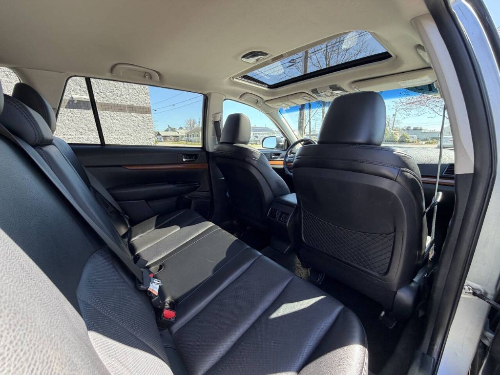 2013 Subaru Outback Image 15