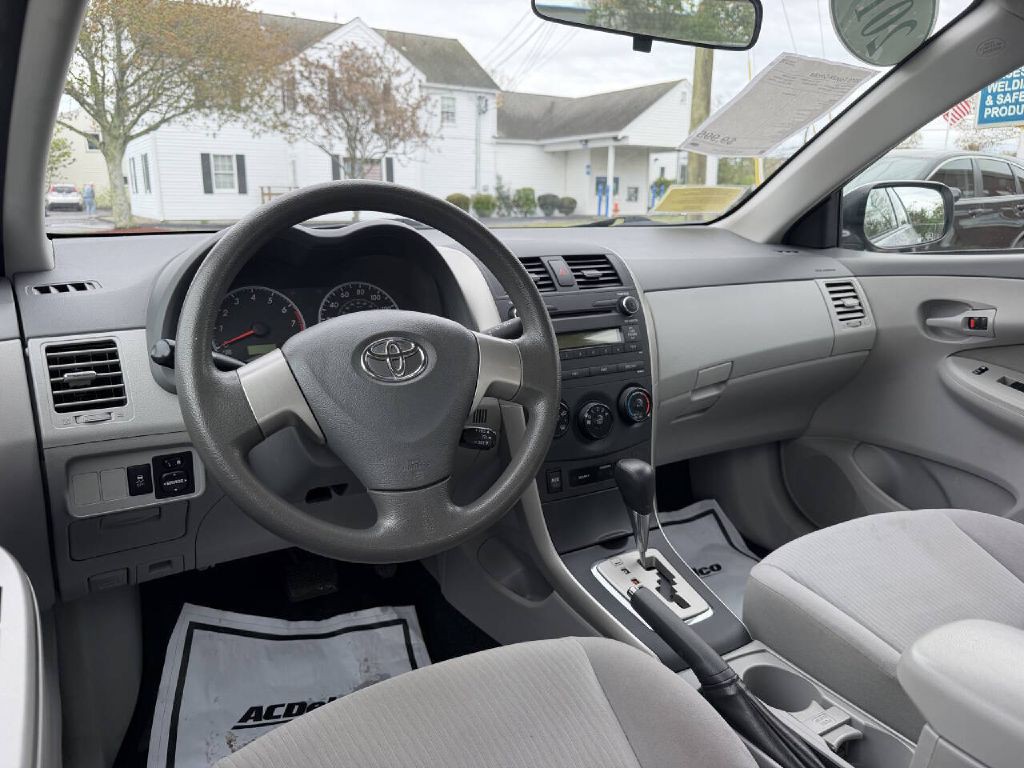 2010 Toyota Corolla Image 10