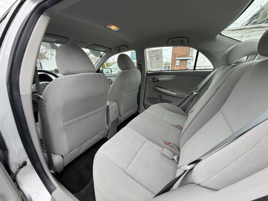 2010 Toyota Corolla Image 13