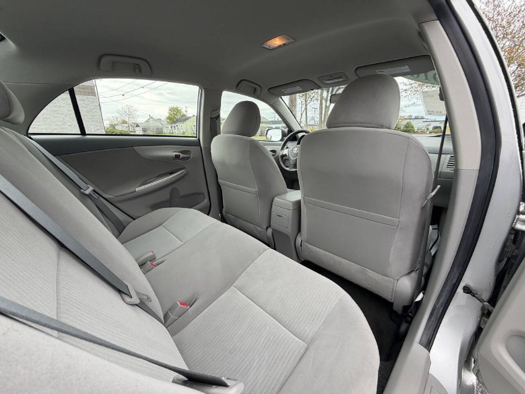 2010 Toyota Corolla Image 14