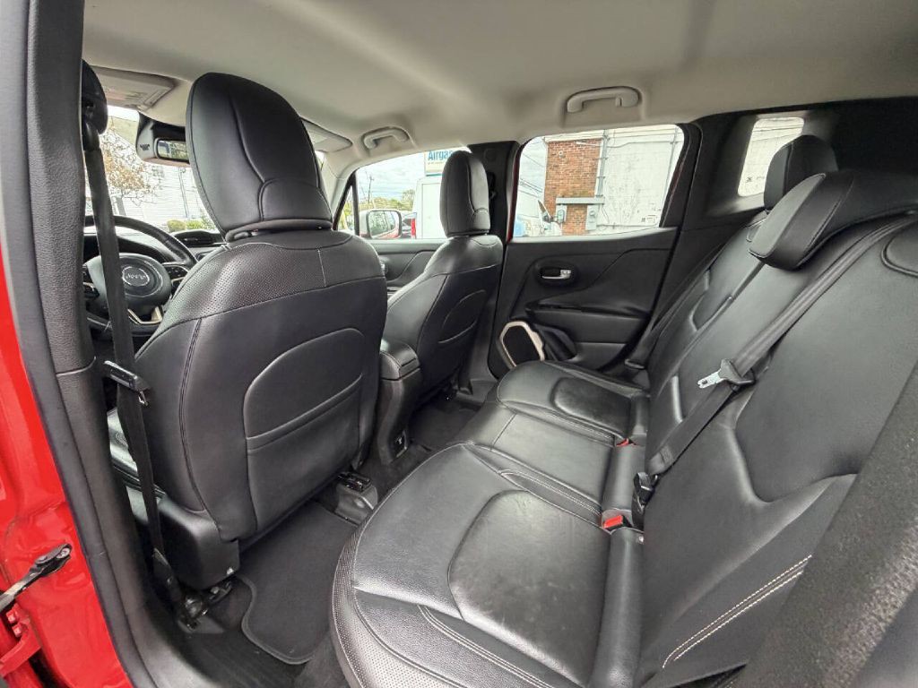 2015 Jeep Renegade Image 13