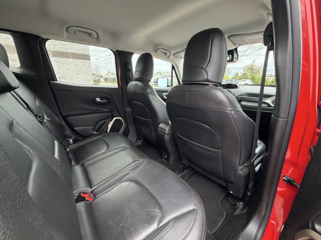 2015 Jeep Renegade Image 14