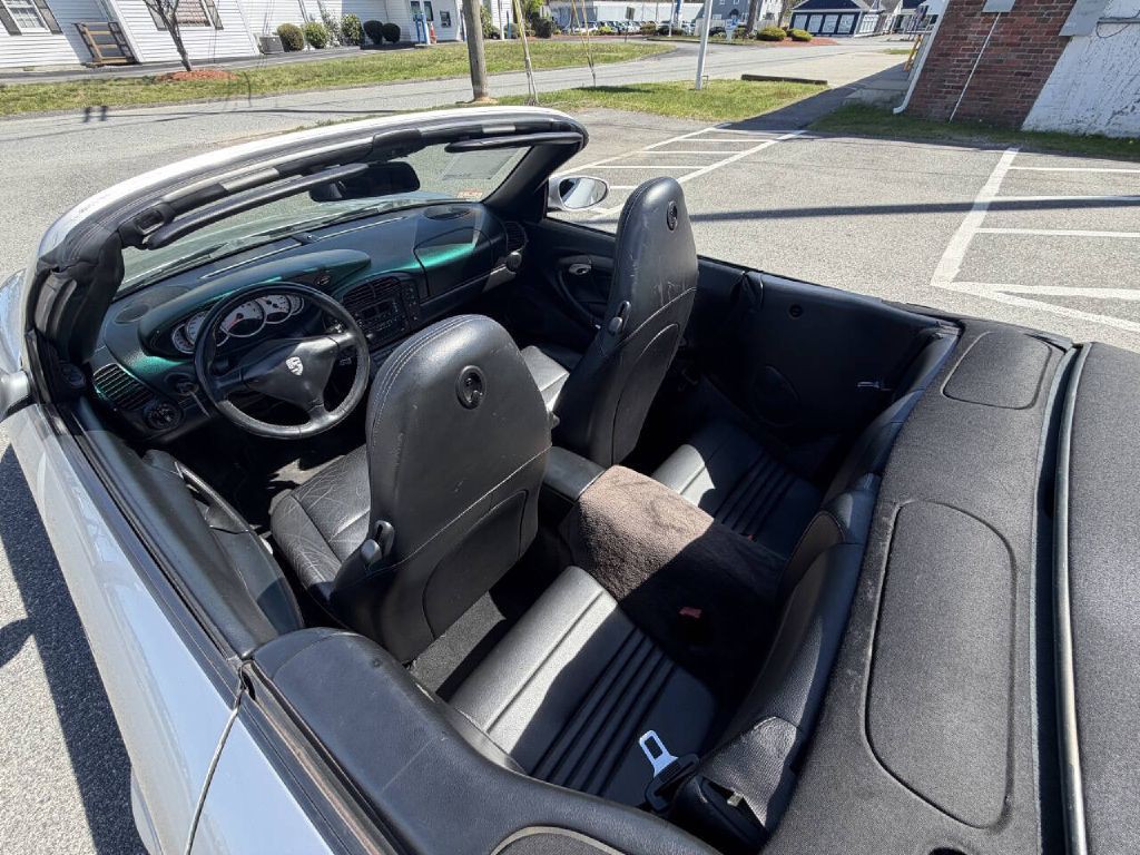 2000 Porsche 911 Image 16