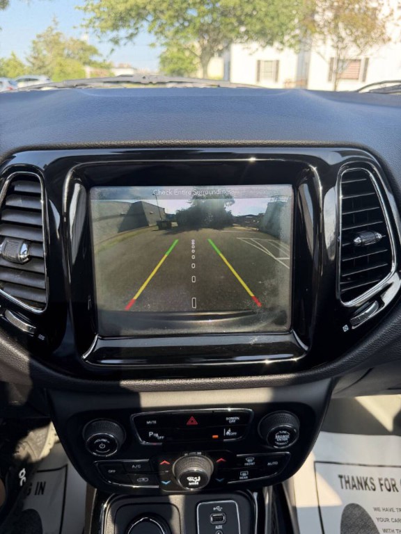 2019 Jeep Compass Image 16