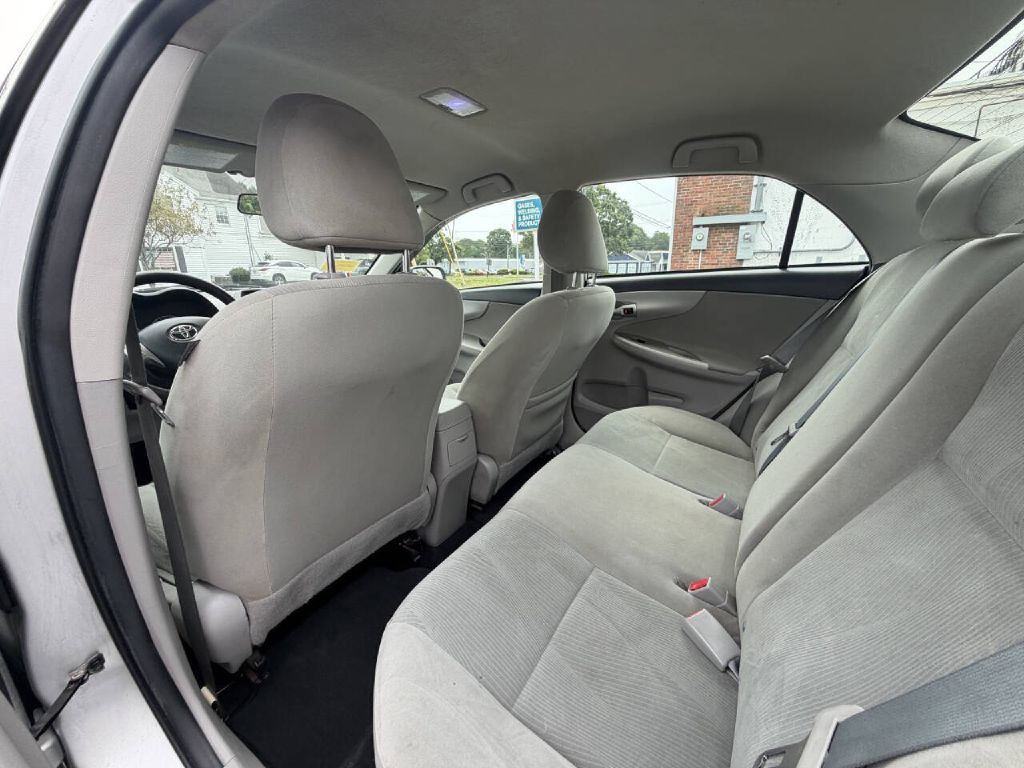 2012 Toyota Corolla Image 13