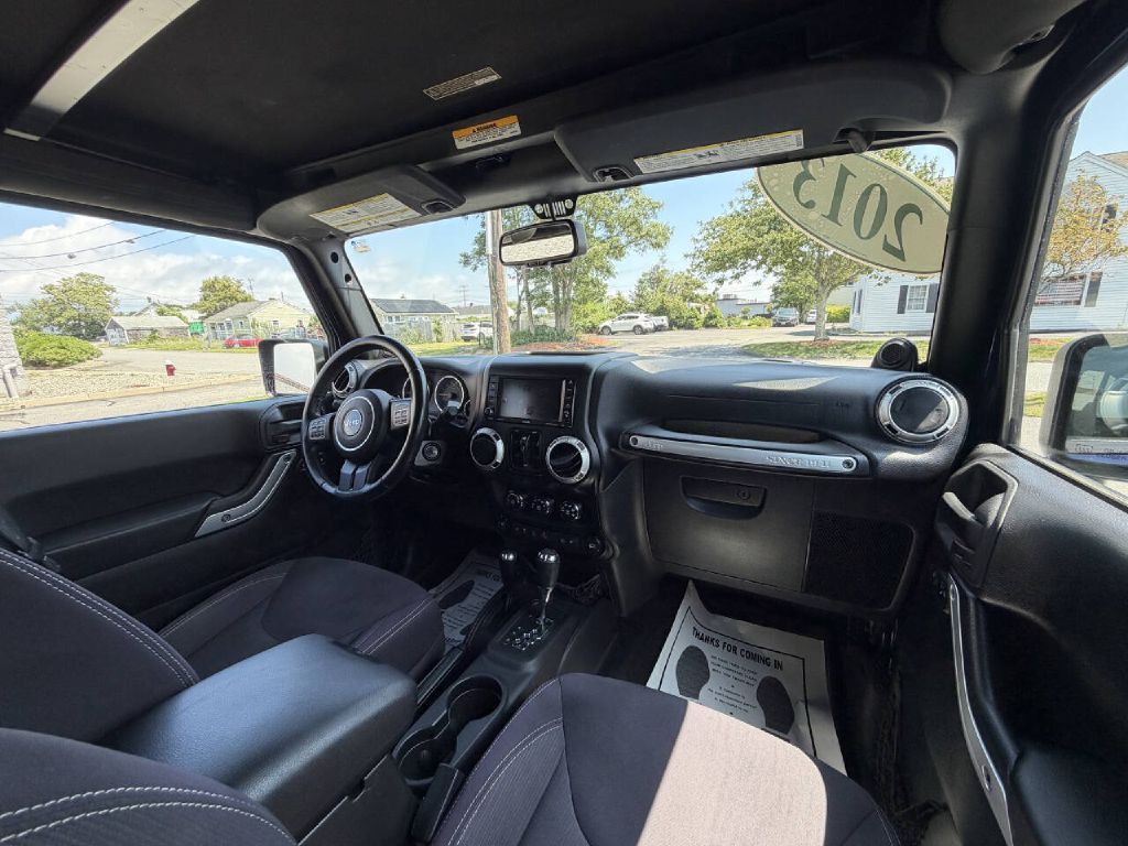 2013 Jeep Wrangler Unlimited Image 12