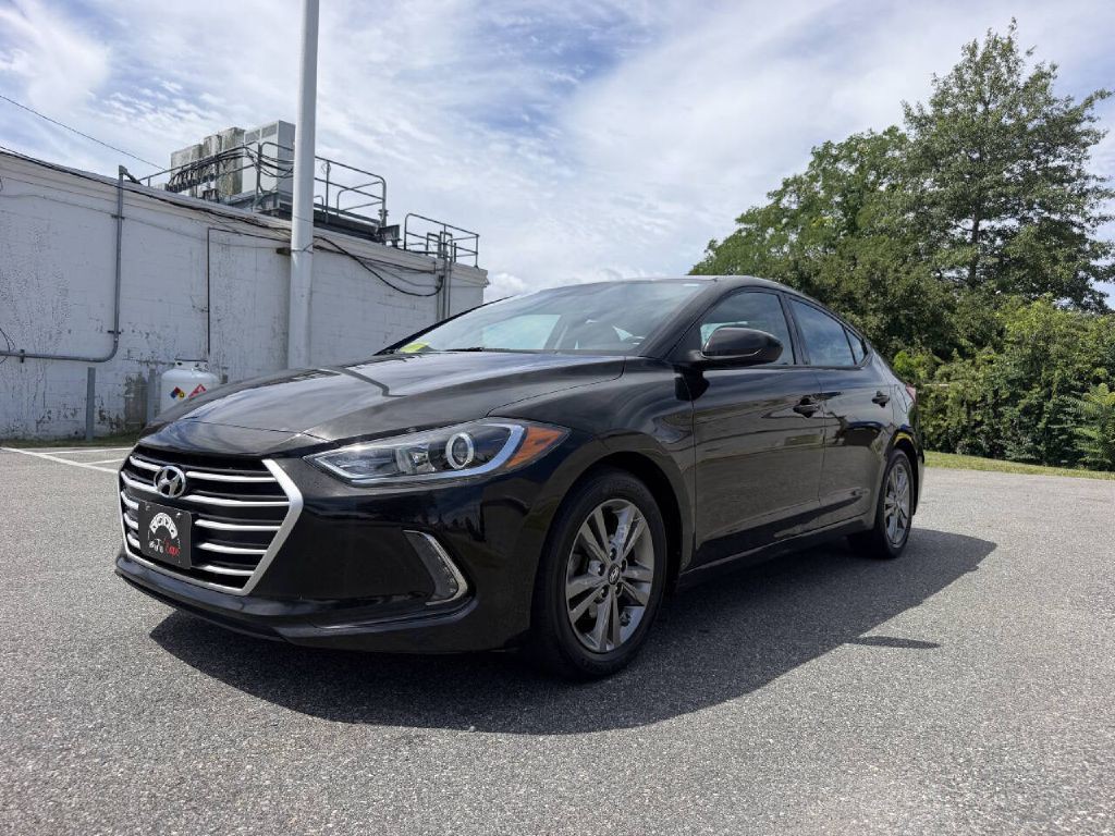 2017 Hyundai Elantra Image 2