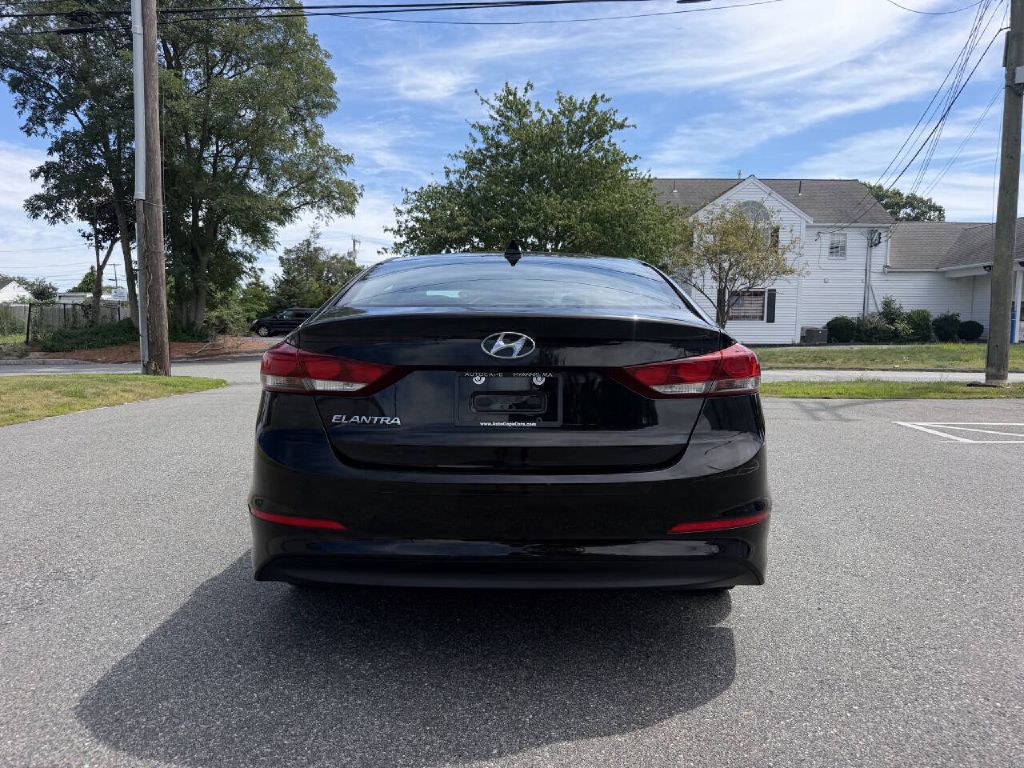 2017 Hyundai Elantra Image 7
