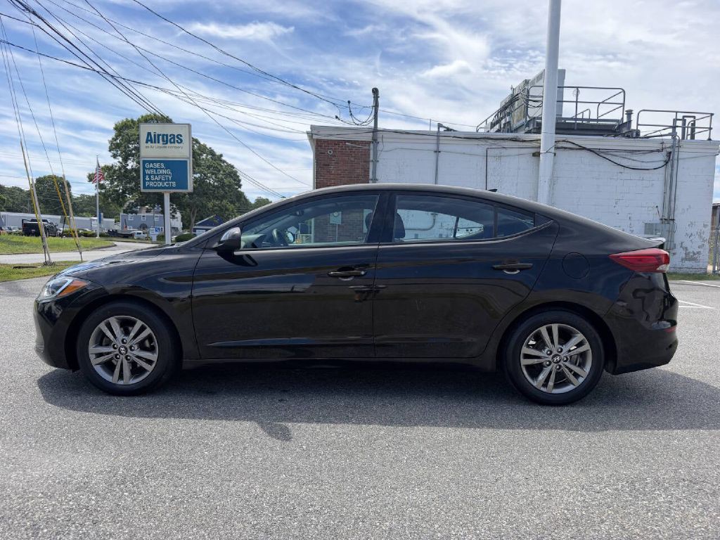 2017 Hyundai Elantra Image 9
