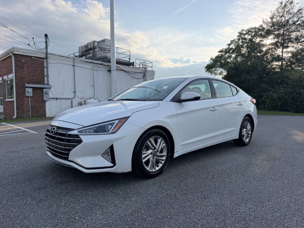 2019 Hyundai Elantra Image 2