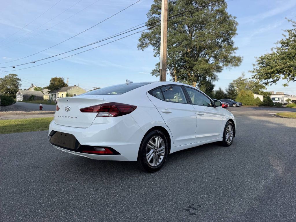 2019 Hyundai Elantra Image 5