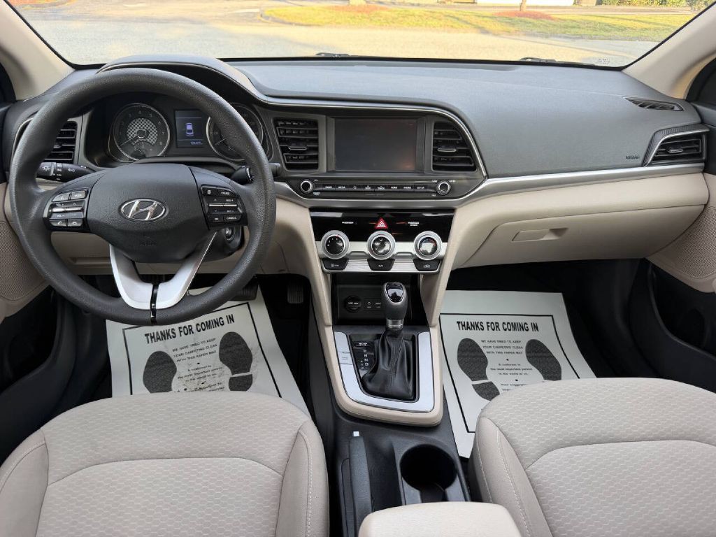 2019 Hyundai Elantra Image 10