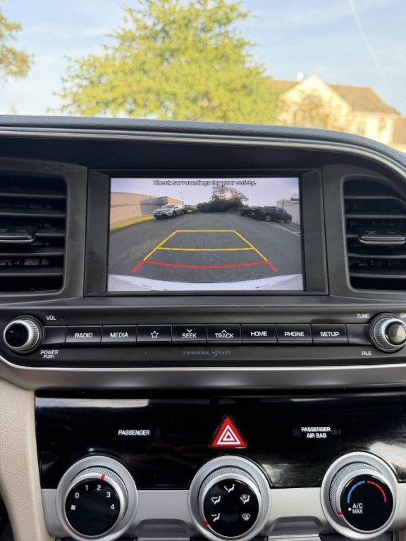 2019 Hyundai Elantra Image 14
