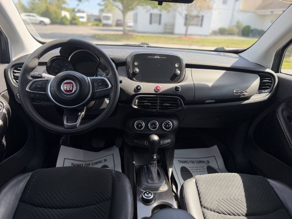 2019 FIAT 500 Image 11