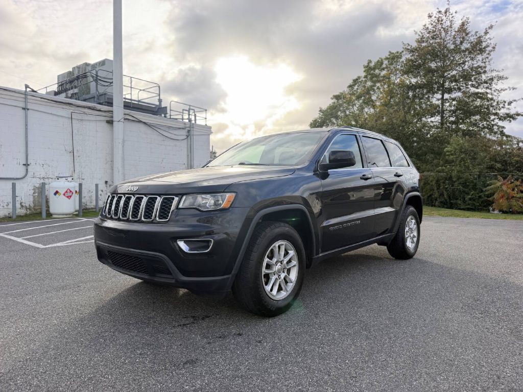 2018 Jeep Grand Cherokee Image 2