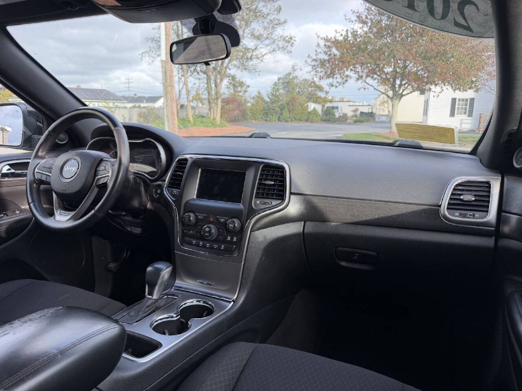 2018 Jeep Grand Cherokee Image 12