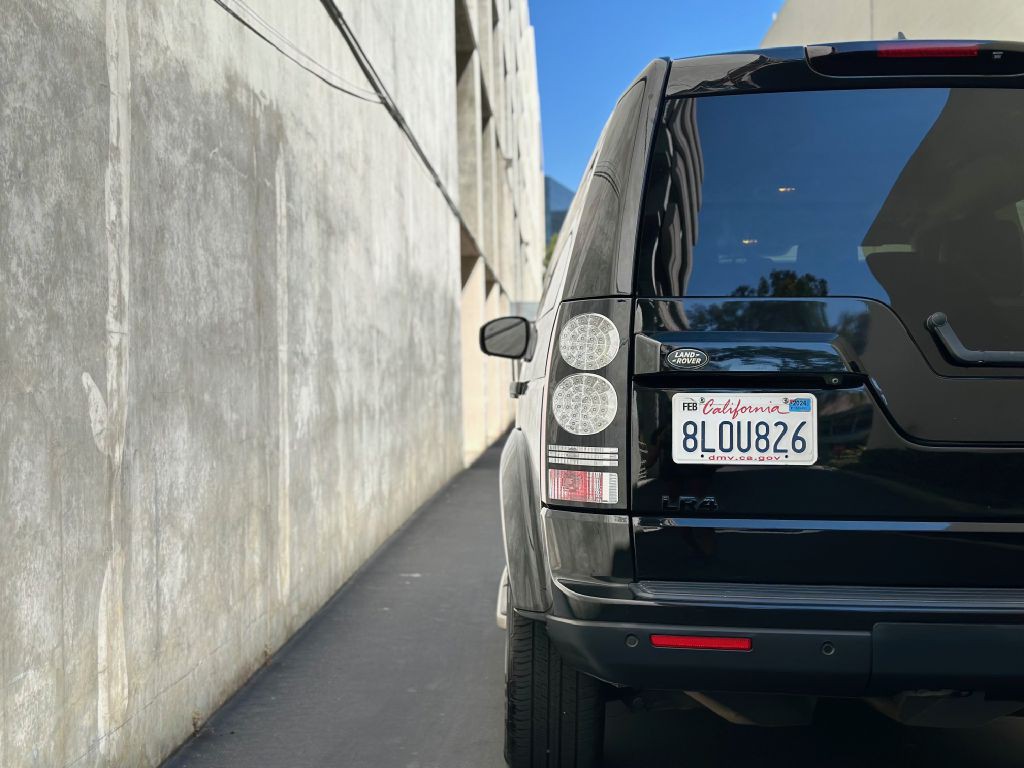 2015 Land Rover LR4 Image 9